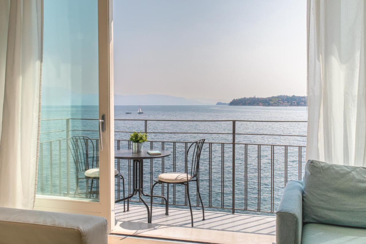 Luxury Lake View Apartments Salò Extérieur photo