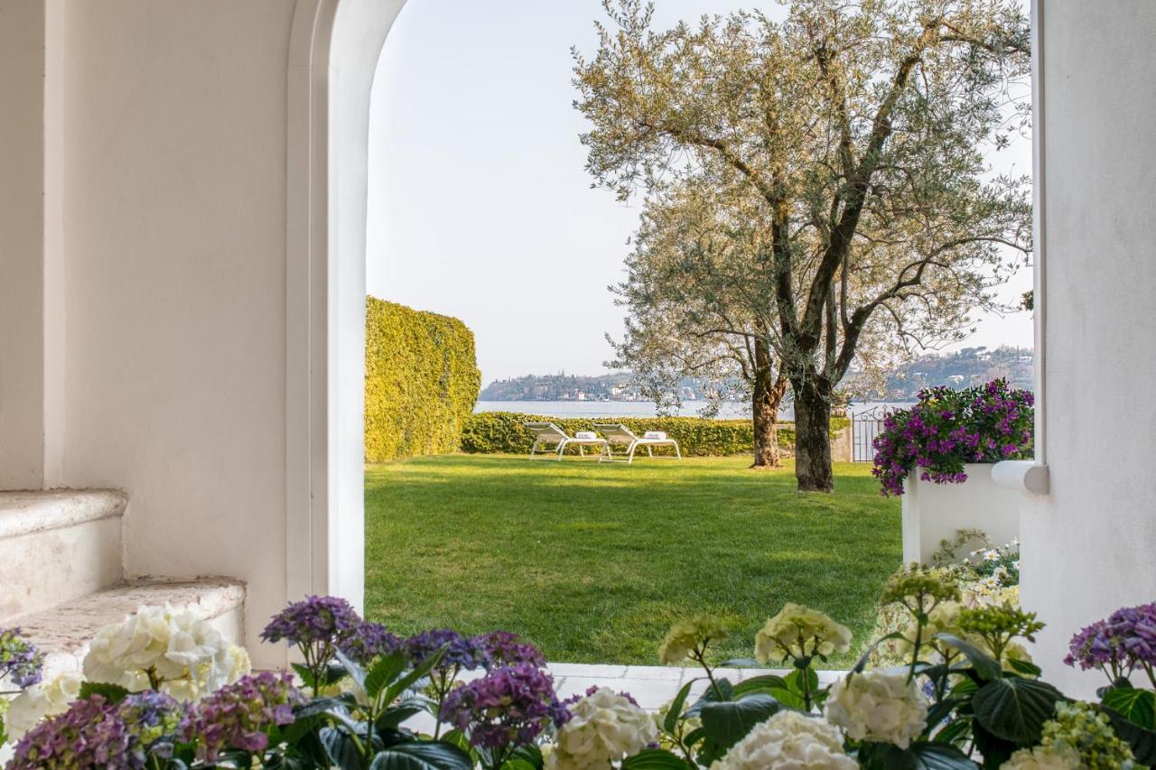 Luxury Lake View Apartments Salò Extérieur photo