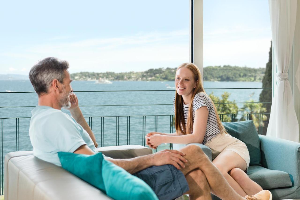 Luxury Lake View Apartments Salò Extérieur photo